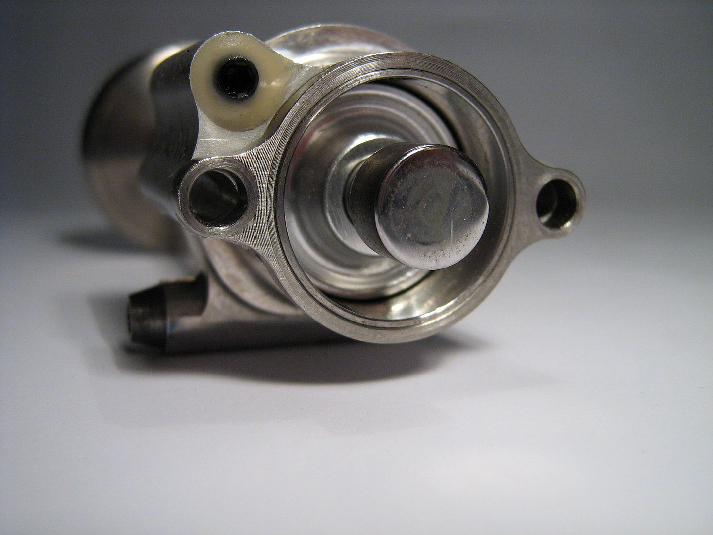 F1 Pneumatic Valve Spring, a closer look